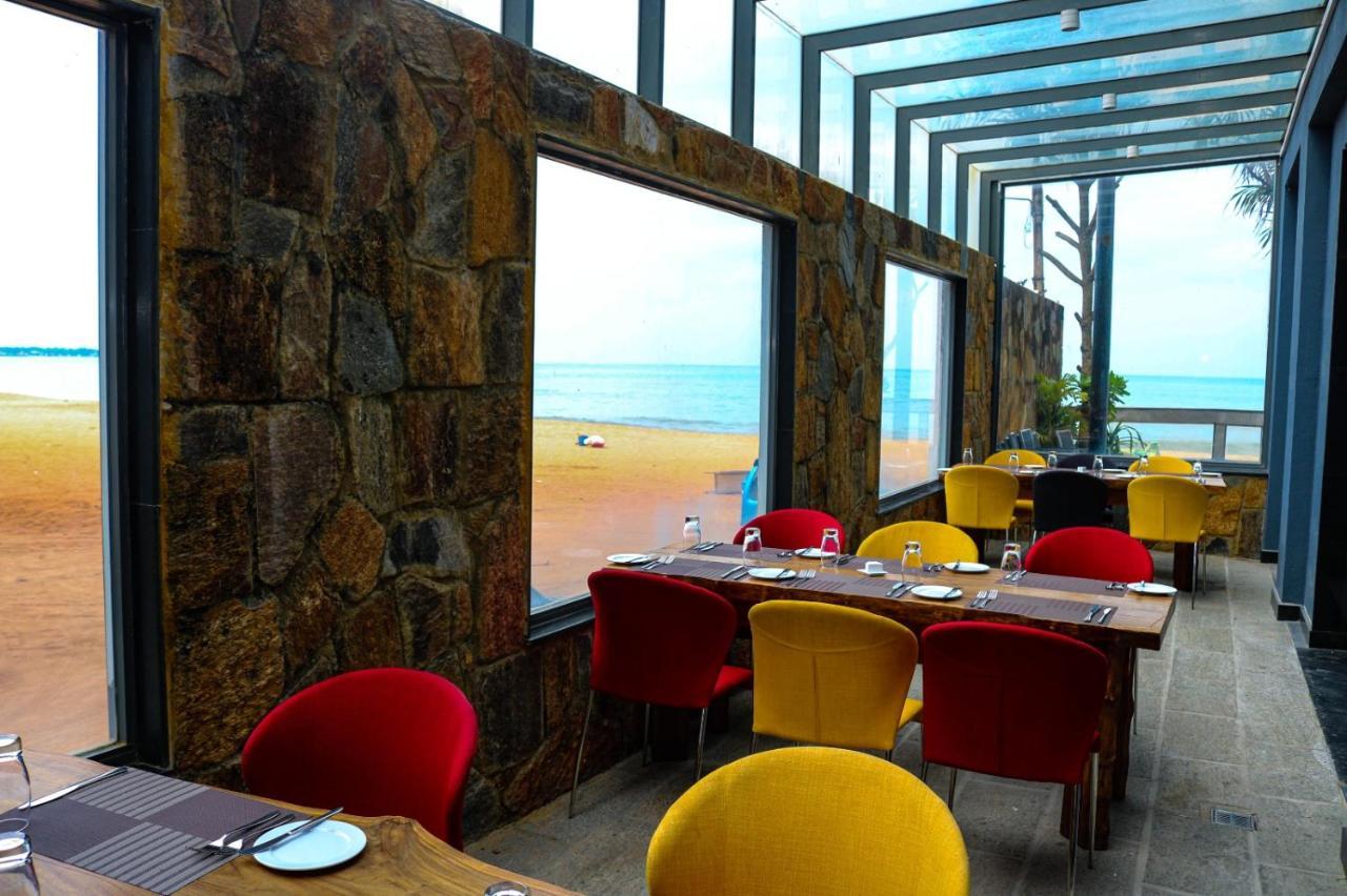 Earl'S Regent Negombo Hotel Bagian luar foto