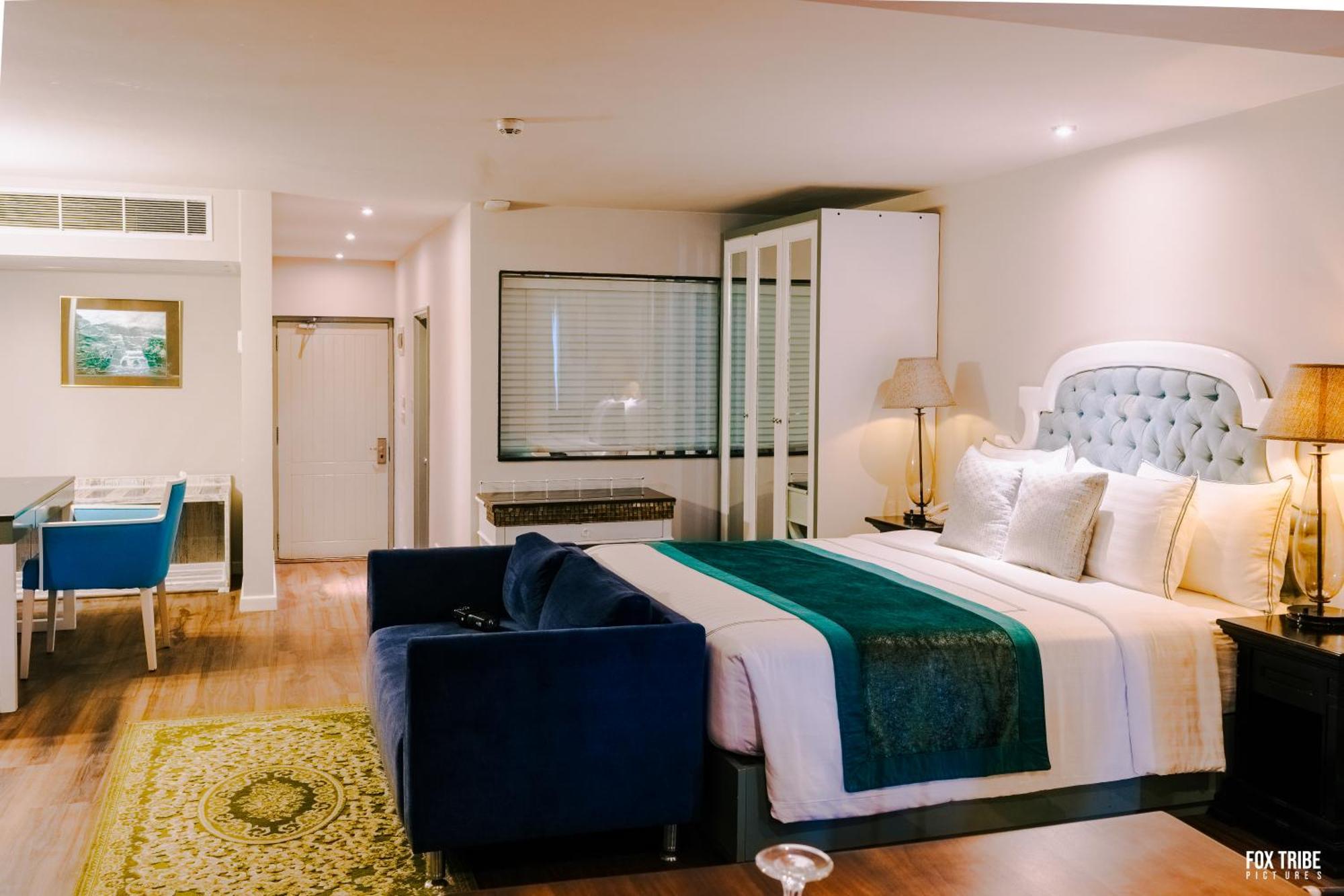 Earl'S Regent Negombo Hotel Bagian luar foto