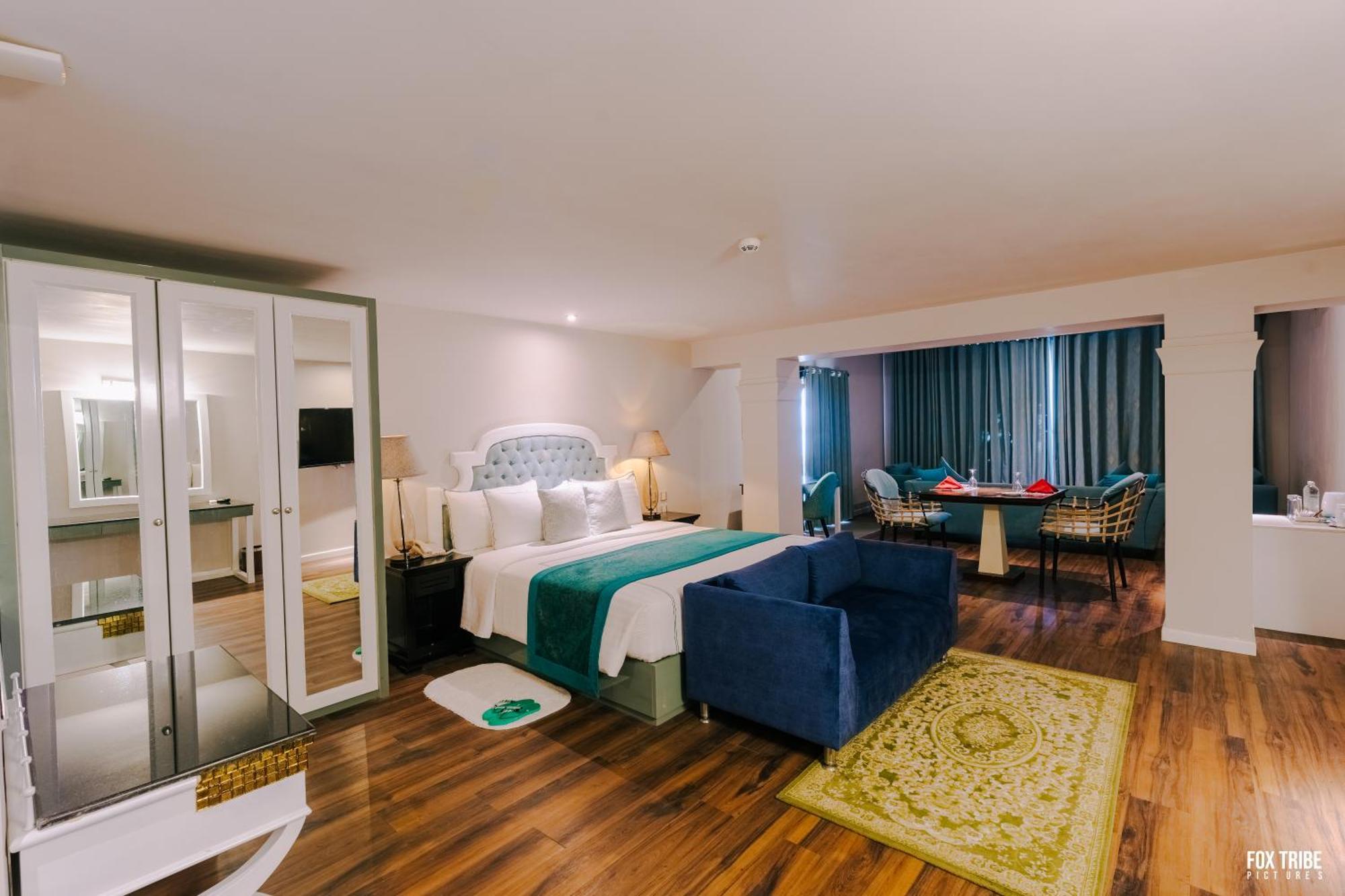Earl'S Regent Negombo Hotel Bagian luar foto