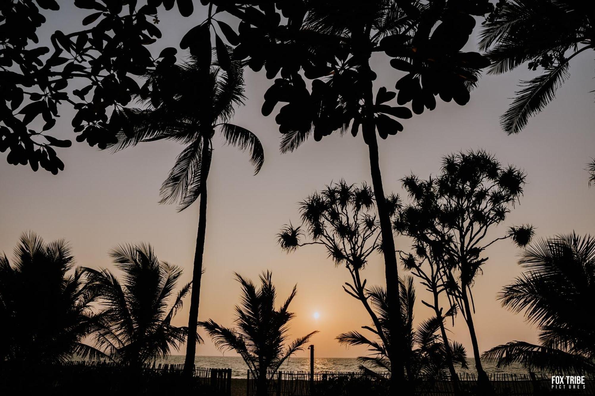 Earl'S Regent Negombo Hotel Bagian luar foto