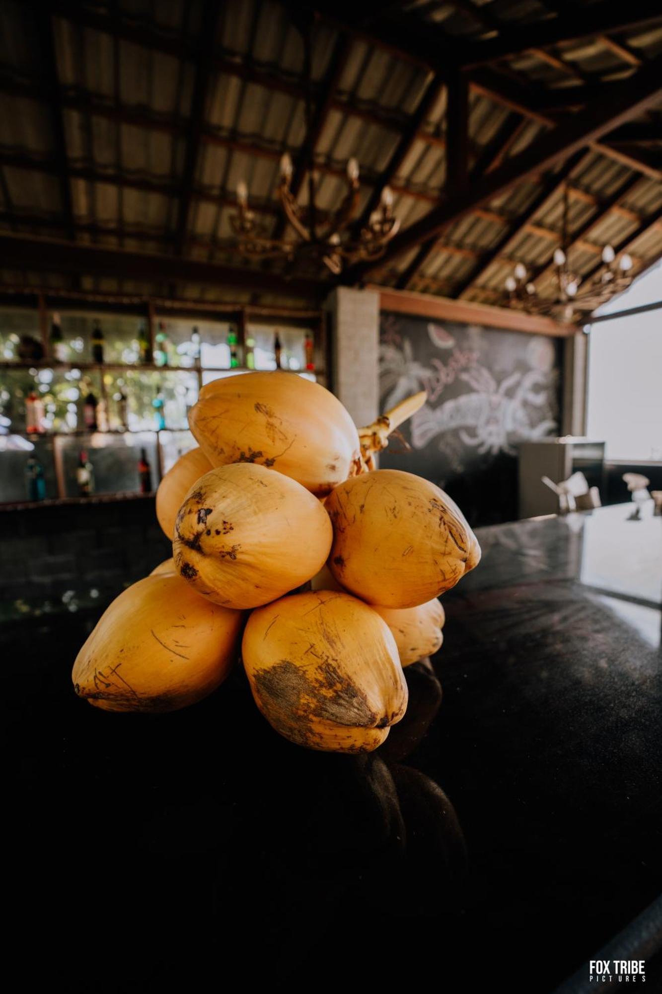 Earl'S Regent Negombo Hotel Bagian luar foto