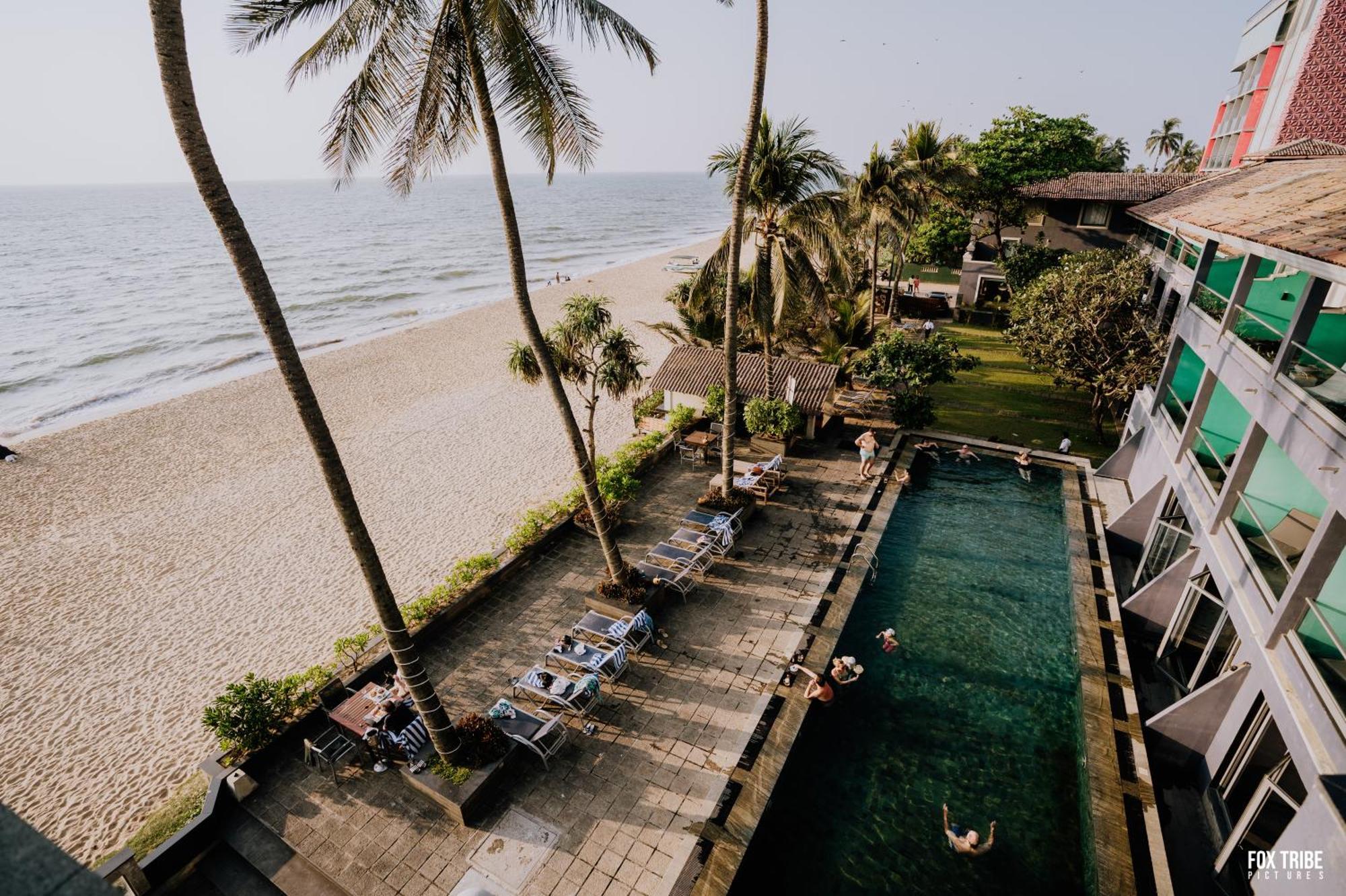 Earl'S Regent Negombo Hotel Bagian luar foto